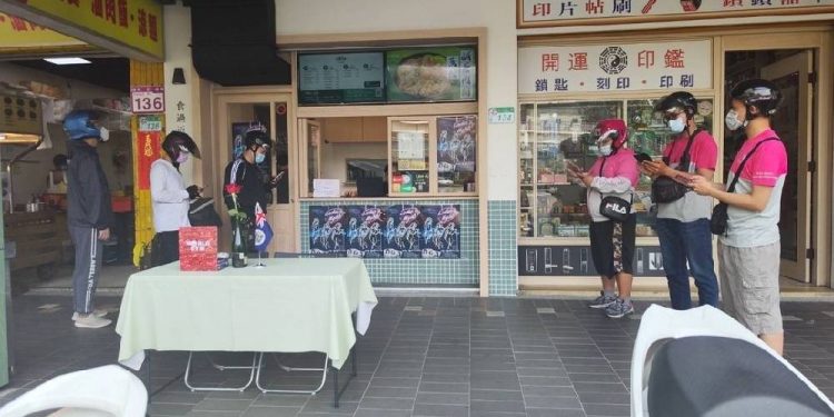 外送江湖驚現對決！網友PO文戲稱「勢均力敵」
