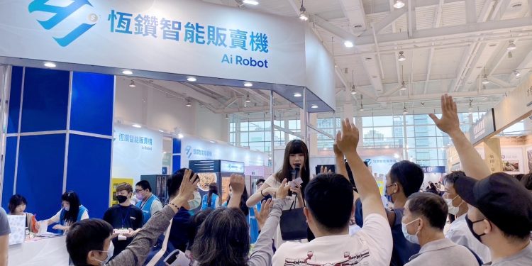 恆鑽AI行銷機器人加盟正夯，與知名品牌迪士尼、老四川強強聯合