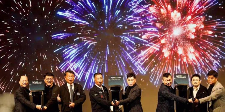 華訊集團「綠能新世界 趨勢大未來」創新充電服務啟動發佈會