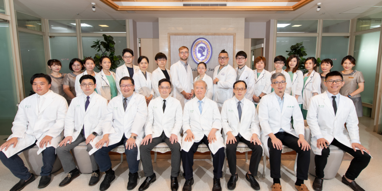 馬來西亞九歲男童漏斗胸來台就醫 中醫大附醫國際醫療再展實力