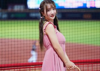 「全糖女神」小珍奶生日音樂會揪小龍女撒糖開唱　台上落淚嘆一遺憾