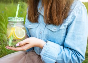 蜂蜜醃檸檬食譜 泡水喝冷熱皆宜 保證不苦澀