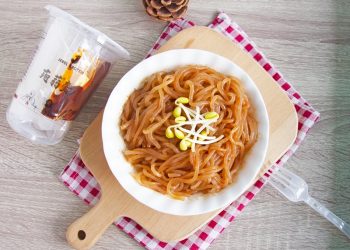 搶攻年後享瘦商機！上班族新寵兒　「3秒上桌」低卡蒟蒻拌麵