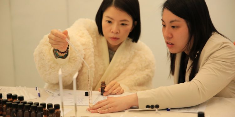 紡織公主Julie香氛夢 Aromabrand助力打造個人香氛品牌 引領市場新風潮