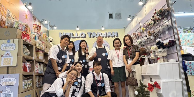 韓國暖男歐爸轉型有成！春節不回家幫浪浪創新衣過好年