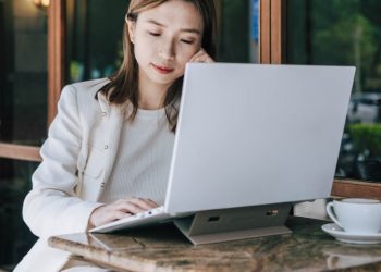 台灣原創品牌頑皮鬼 Life隱形筆電架熱賣