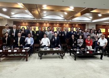 知名易學大師 分享網訊時代經營智慧易經