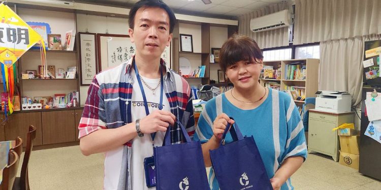 新創公司 CoinWorld 深入偏鄉 引領孩童認識科技趨勢