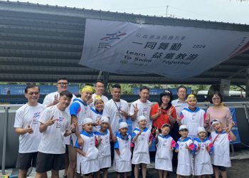 舞動游泳教學 學童樂翻天