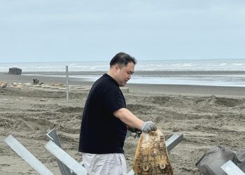 美業集團Eunice spa淨灘活動圓滿落幕 董座：開心跟團隊一起 拼下去就對了！