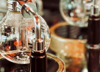 蘊含幾十年虹吸咖啡技術 宜蘭咖啡廳《咖啡煎焙所 喜代志》賽風壺萃取咖啡