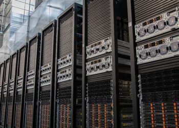 利空不斷！美超微傳遭美國司法部調查 股價狂崩逾12%