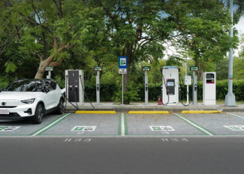 國道服務區充電站全面啟動 減輕電動車主里程焦慮