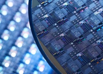 受惠AI！半導體廠加速推進 Q2製造業投資與營收雙雙翻正