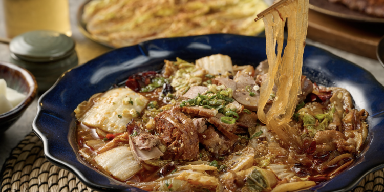 台中新熱門排隊名店「辛事小麻冒菜」! 全台首創冒菜烤鴨雙十挑戰免單