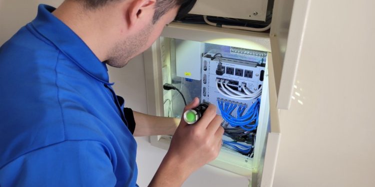 購屋房貸壓力加大!老屋檢驗成為自住需求者新選擇