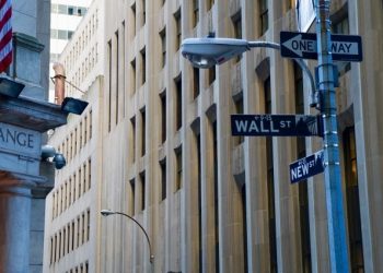 降息後~非投等債違約率大幅降低! 網民：「00945B最佳買點浮現」