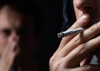 電動逆止閥換氣扇 全面阻絕異味髒污入侵你的浴廁