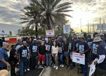 美東碼頭罷工順利「拆彈」！台股貨櫃三雄開盤大跳水