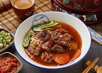 免費續牛肉湯！台南安平牛肉麵推薦 享受高CP值美食饗宴