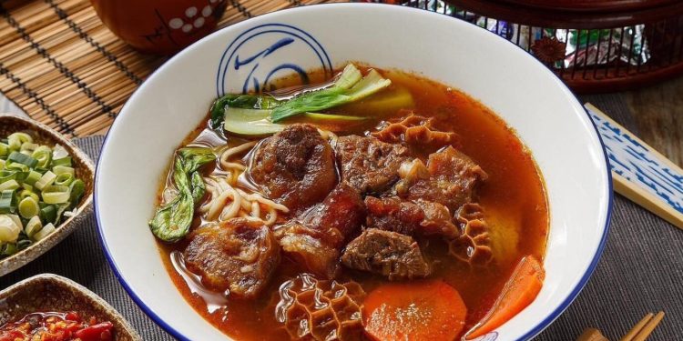 免費續牛肉湯!台南安平牛肉麵推薦 享受高CP值美食饗宴
