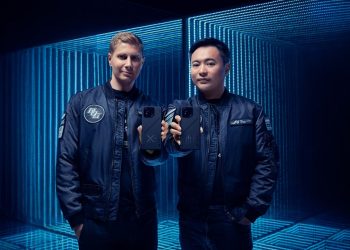 突破電競手機極限，ROG Phone 9 翻玩AI 全台開賣