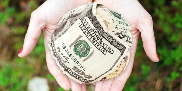 滿手銀彈! 00915收益平準金逾1.2元 下季配息有望續創佳績