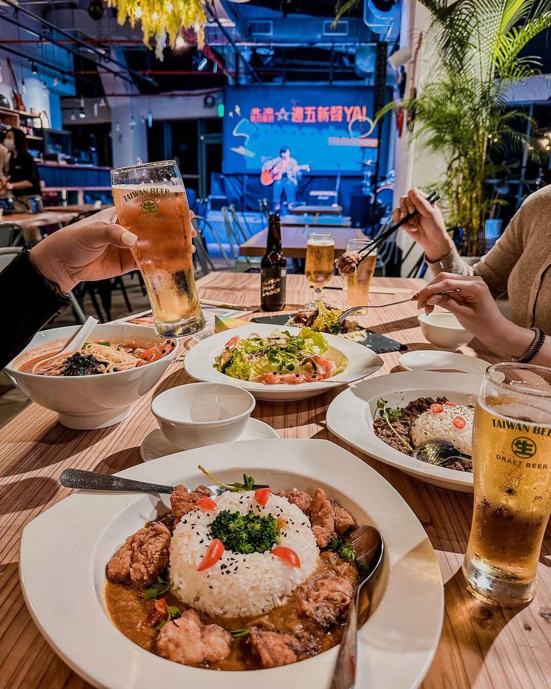 台北美食｜追星見歐爸也要吃得好，台北流行音樂中心週邊美食推薦，讓人少女心爆發的新泰式料理一定得試試。