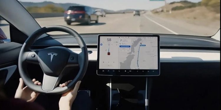 特斯拉深陷自駕誤導危機 美國交通安全局示警安全疑慮