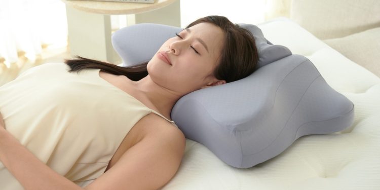 一夜好眠的秘密！四花軟居人體工學高彈記憶枕頭