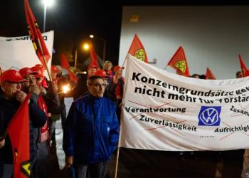 福斯汽車德國工廠將啟動大規模罷工 聚焦工資與裁員爭議