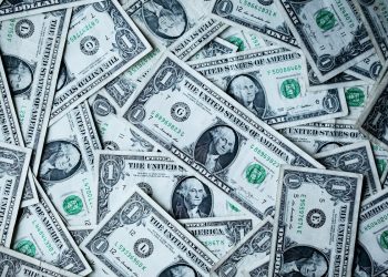 3大績效、7巨頭、2倍Tesla權重！用6個數字秒懂美股ETF 00924贏在哪！