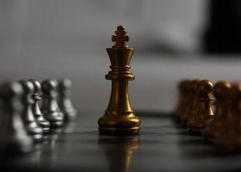 00915登高息ETF績效王! 財經專家:總報酬率遠比單次高配息來的重要