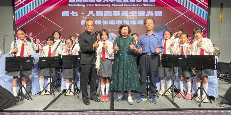 「雄大會」第八屆理事長徐麗月接任