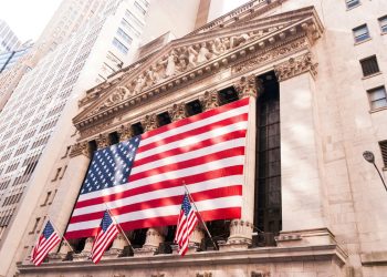 2025投資關鍵字：美股＆成長！這些股票十年報酬逾29倍 強於蘋果、特斯拉