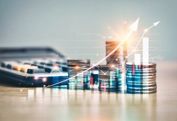 「蛇年」靈巧前行！中研院估明年經濟成長3.1%、CPI連4年破2%