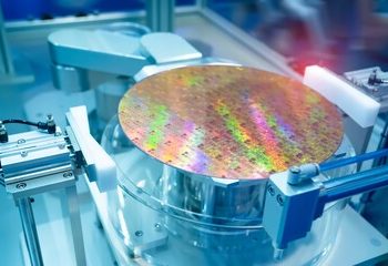 中國成熟製程低價海嘯來襲？川普上任後恐祭出高關稅防傾銷