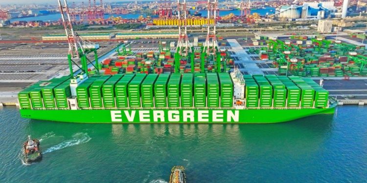 年終「開獎」!長榮海運豪發20個月、陽明宣布明年加薪3%