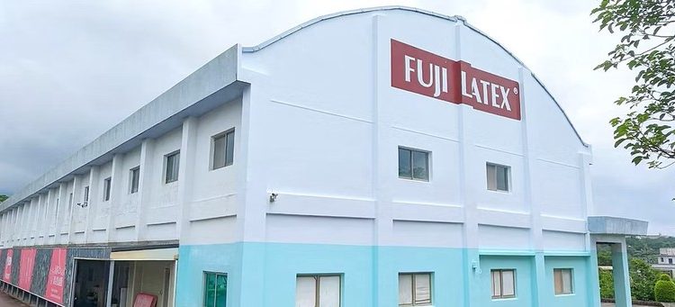 台灣唯一在地生產衛生套 與柴語錄跨界聯名新上市