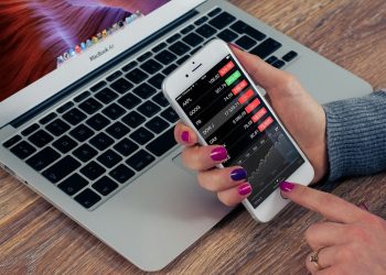 不想被市場帶風向？00929這數字讓人沈默了