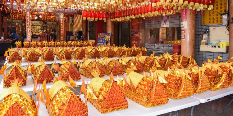 用行動闢謠！微光社福攜斗六福德宮為民眾補財庫 助身障家庭生計