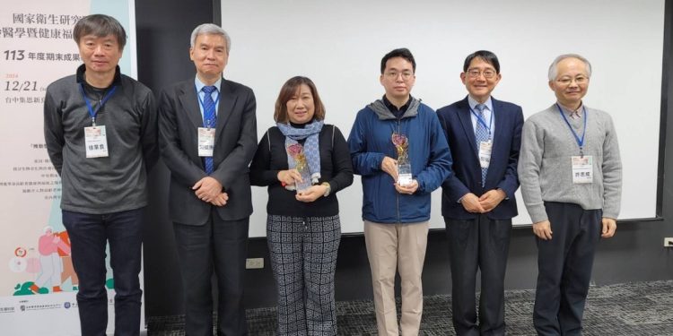 高雄阿蓮旭安日照中心 獲頒國衛院推動高齡照護「傑出獎」