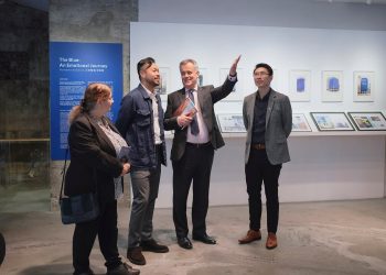 英駐台代表鄧元翰與文化界人士共襄盛舉 期待《正旅館 藍》重新定義城市面貌