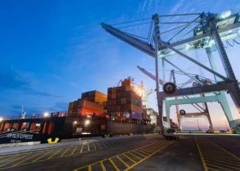 美東碼頭罷工警報解除 勞資六年新合約確保供應鏈穩定