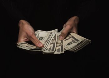 退休族看過來! 專家建議:鎖定非投資債 凱基00945B 每月穩健現金流