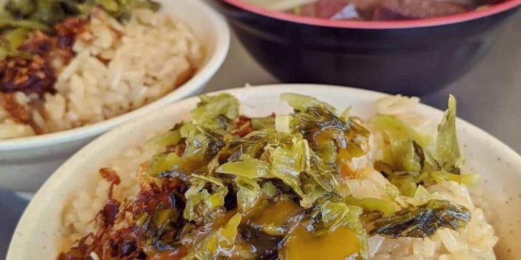 南投美食|竹山美食推薦 紫南宮周邊美食 黃金雞、炸香菜?