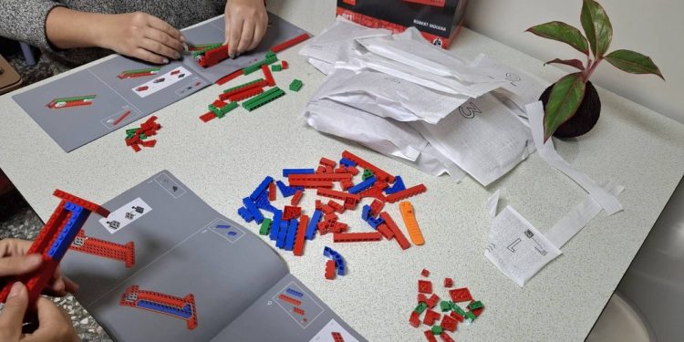 哪裡找的100分老公!網友浪漫情人節禮 把101「裝置藝術」帶回家