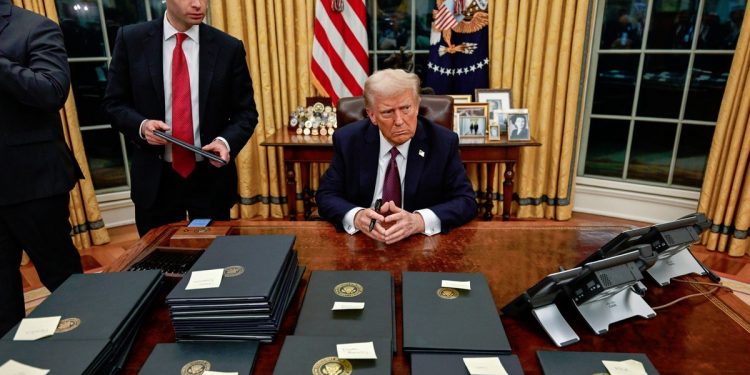 川普擬對全球徵收「對等關稅」 貿易戰恐埋深水炸彈