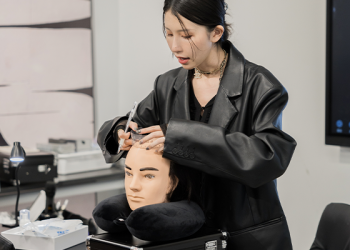 2025台灣十大高薪職業：新興行業「紋髮師」年薪破百萬 時間更自由