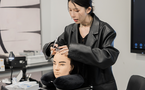 2025台灣十大高薪職業:新興行業「紋髮師」年薪破百萬 時間更自由